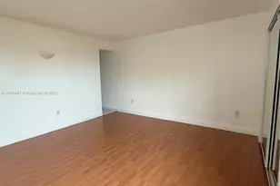 802 NW 87th Ave, Miami, FL 33172 - Photo 9