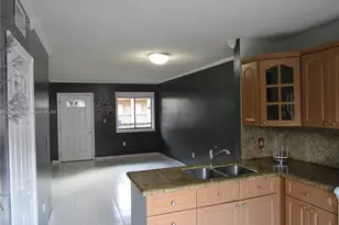 5490 W 21st Ct, Hialeah, FL 33016 - Photo 5