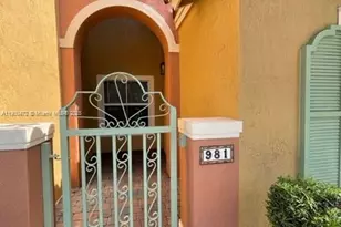 981 SW 143rd Ave, Pembroke Pines, FL 33027 - Photo 1