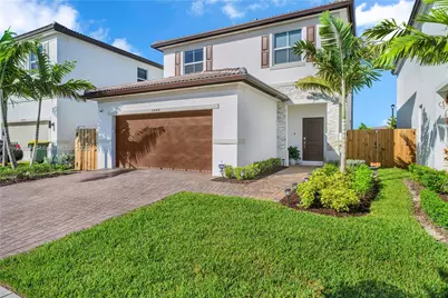 2444 SE 24th Ave, Homestead, FL 33035 - Photo 3