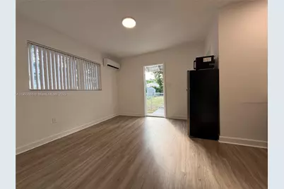 1120 NW 32nd Ct #BACK, Miami, FL 33125 - Photo 5