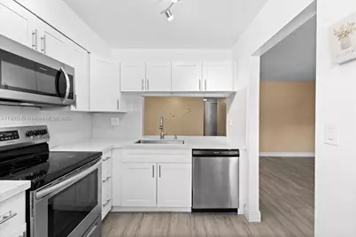 3047 N Oakland Forest Dr #204, Oakland Park, FL 33309 - Photo 3