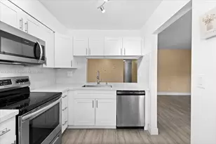 3047 N Oakland Forest Dr, Oakland Park, FL 33309 - Photo 3