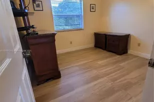 12060 NW 13th St, Pembroke Pines, FL 33026 - Photo 13