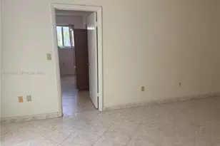 8465 Sunrise Lakes Blvd, Sunrise, FL 33322 - Photo 17