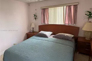 8465 Sunrise Lakes Blvd, Sunrise, FL 33322 - Photo 19