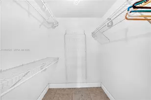 8465 Sunrise Lakes Blvd, Sunrise, FL 33322 - Photo 31