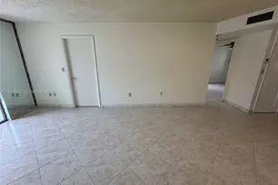 8465 Sunrise Lakes Blvd, Sunrise, FL 33322 - Photo 15