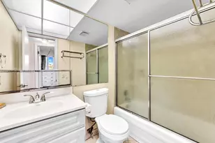 8465 Sunrise Lakes Blvd, Sunrise, FL 33322 - Photo 39