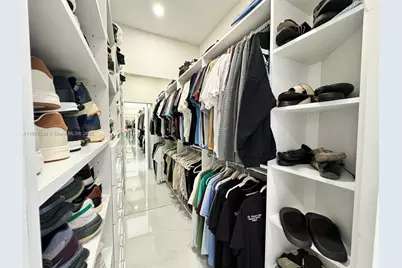 8521 NW 162nd St, Miami Lakes, FL 33016 - Photo 15