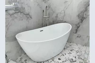 8521 NW 162nd St, Miami Lakes, FL 33016 - Photo 13