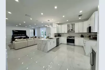 8521 NW 162nd St, Miami Lakes, FL 33016 - Photo 19