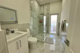 8521 NW 162nd St, Miami Lakes, FL 33016 - Photo 17