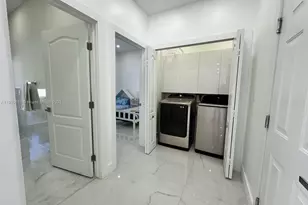 8521 NW 162nd St, Miami Lakes, FL 33016 - Photo 25