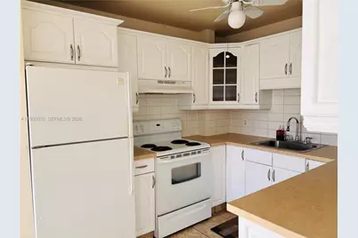 22 SE 3rd Ter #18, Dania Beach, FL 33004 - Photo 3