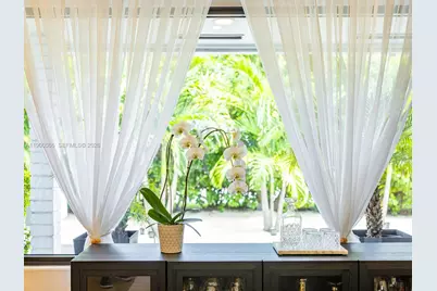 11504 NE 6th Ave, Biscayne Park, FL 33161 - Photo 21