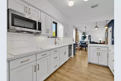 11504 NE 6th Ave, Biscayne Park, FL 33161 - Photo 25