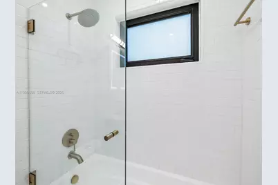 11504 NE 6th Ave, Biscayne Park, FL 33161 - Photo 45