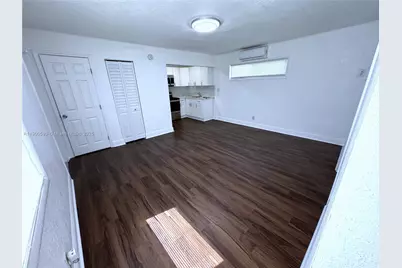 1025 NW 7th Ave #B, Fort Lauderdale, FL 33311 - Photo 1