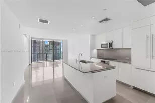 68 SE 6th St, Miami, FL 33131 - Photo 5