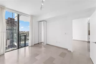 68 SE 6th St, Miami, FL 33131 - Photo 17