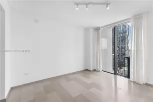 68 SE 6th St, Miami, FL 33131 - Photo 15