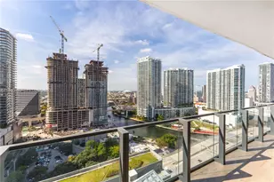 68 SE 6th St, Miami, FL 33131 - Photo 25