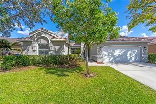425 SW 198th Terrace, Pembroke Pines, FL 33029 - Photo 1
