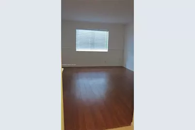 350 Lakeview Dr #201, Weston, FL 33326 - Photo 5