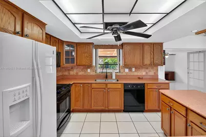 15403 SW 107th Ct, Miami, FL 33157 - Photo 9