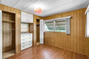 8360 SW 21st St, Davie, FL 33324 - Photo 15