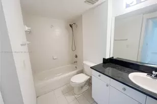 9340 Fontainebleau Blvd, Miami, FL 33172 - Photo 27