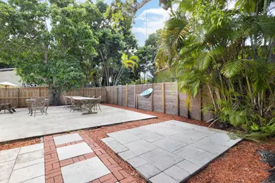 1200 SW 18th St, Miami, FL 33145 - Photo 25