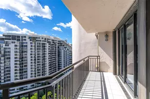 540 Brickell Key Dr, Miami, FL 33131 - Photo 23