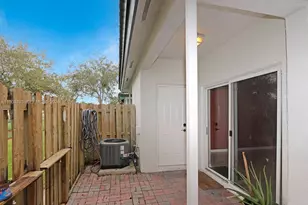 2239 SE 25th Ave, Homestead, FL 33035 - Photo 17