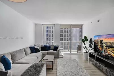 253 NE 2nd St #1706, Miami, FL 33132 - Photo 3