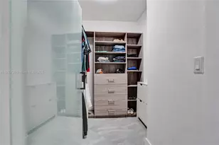 3000 Island Blvd, Aventura, FL 33160 - Photo 43