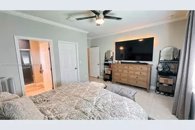 280 NE 35th St, Oakland Park, FL 33334 - Photo 43