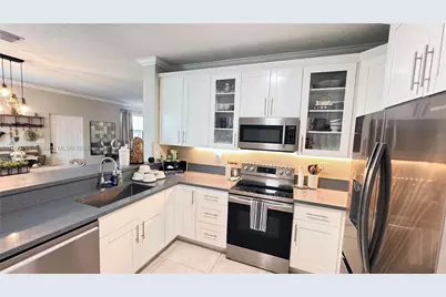 280 NE 35th St, Oakland Park, FL 33334 - Photo 25