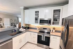 280 NE 35th St, Oakland Park, FL 33334 - Photo 25