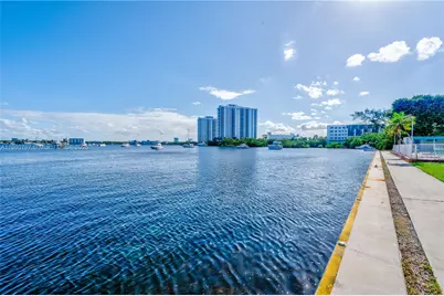 2910 Point East Dr #M412, Aventura, FL 33160 - Photo 21