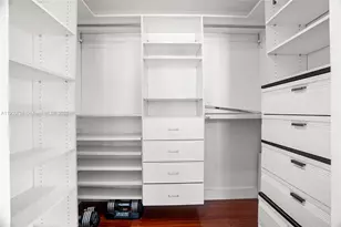 1700 N N River Dr, Miami, FL 33125 - Photo 19