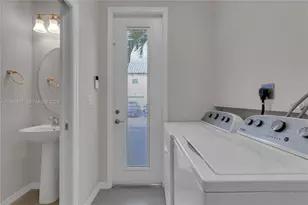 4810 Eucalyptus Dr, Hollywood, FL 33021 - Photo 13