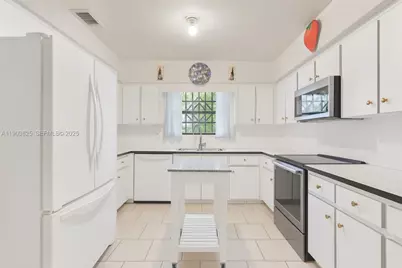 7800 SW 95th St, Miami, FL 33156 - Photo 3