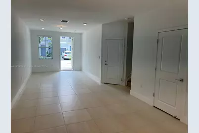 136 SW 170th Ave, Pembroke Pines, FL 33027 - Photo 9