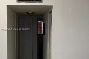 18965 NW 62nd Ave, Hialeah, FL 33015 - Photo 15