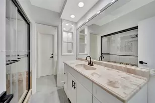 840 NE 182nd St, North Miami Beach, FL 33162 - Photo 35