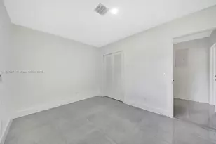 840 NE 182nd St, North Miami Beach, FL 33162 - Photo 23