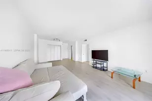 400 Kings Point Dr, Sunny Isles Beach, FL 33160 - Photo 7