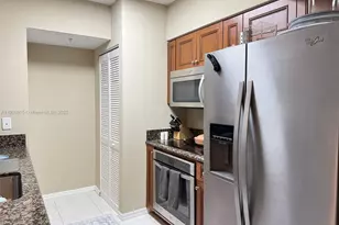 347 N New River Dr E, Fort Lauderdale, FL 33301 - Photo 7